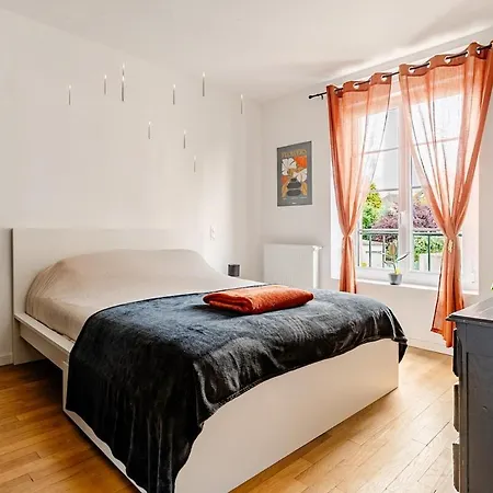 Maison De Charme Avec Vue Historique 펜션 *